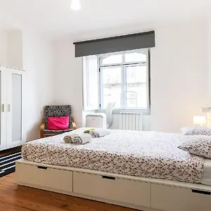 3* Casa de hóspedes Silver Flower - Flat In Center
